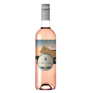 Les voiles de l'atlantique en stock au clos 47 près de Laon.